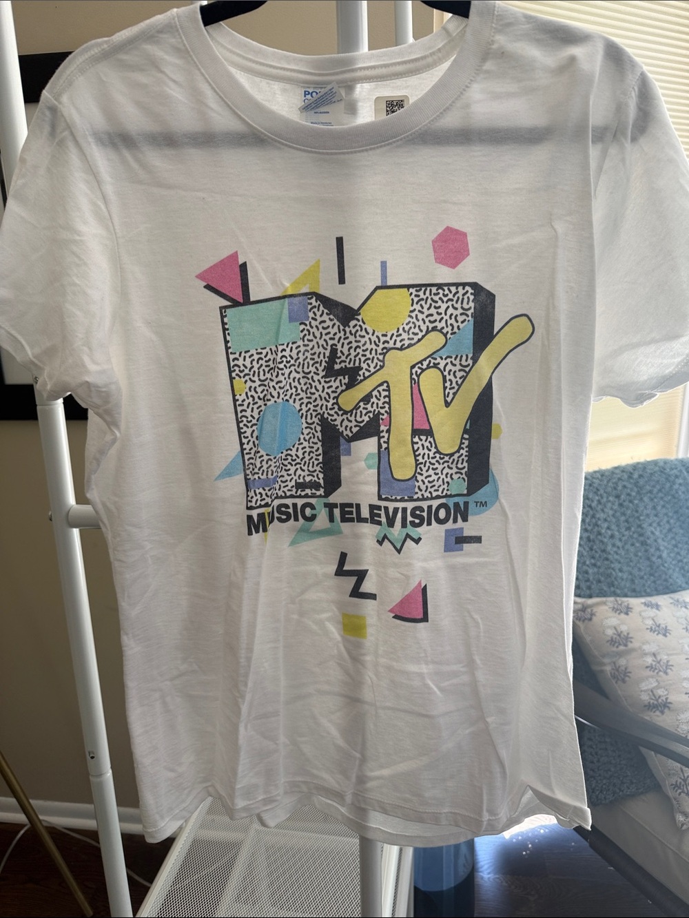 Source Unknown White MTV Music Television Graphic Tee with Pastel Accents